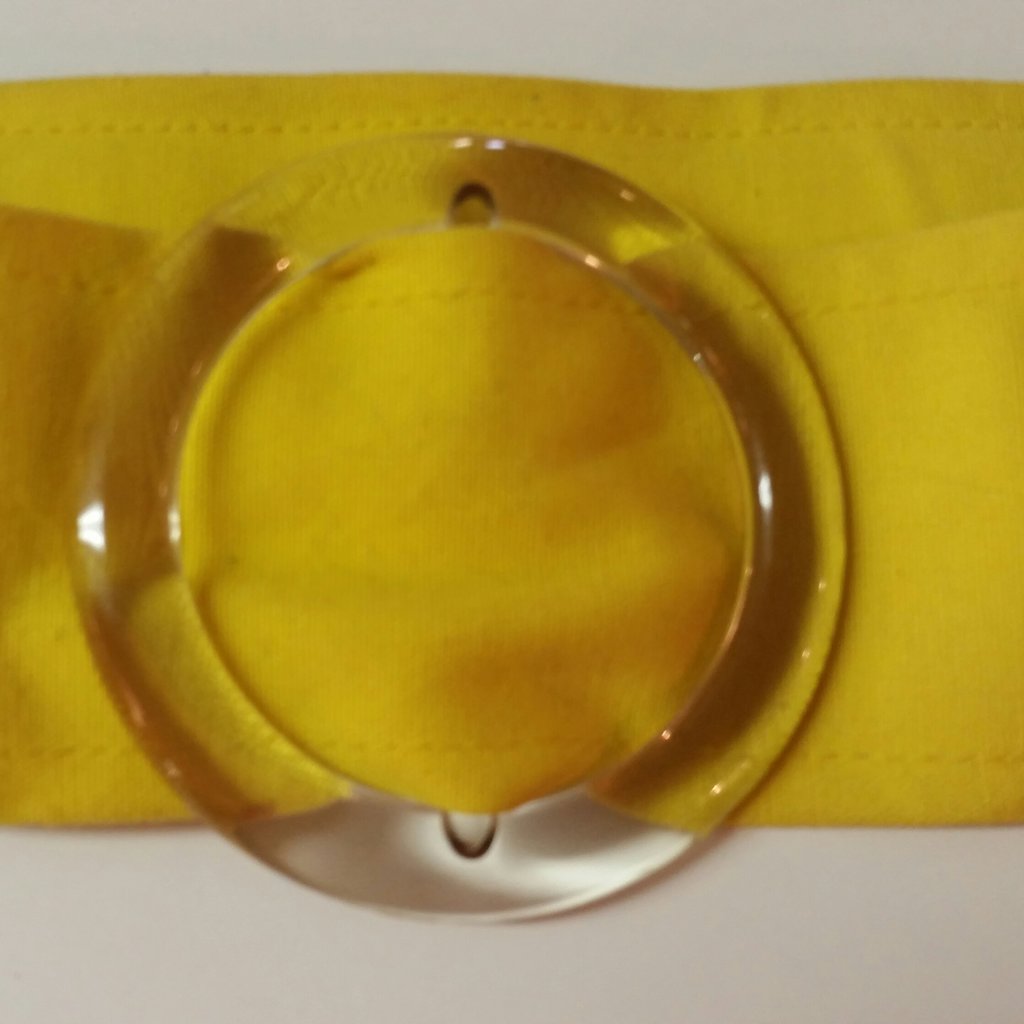 Retro vintage skärp bälte bredare gult i tyg med genomskinligt plastspänne