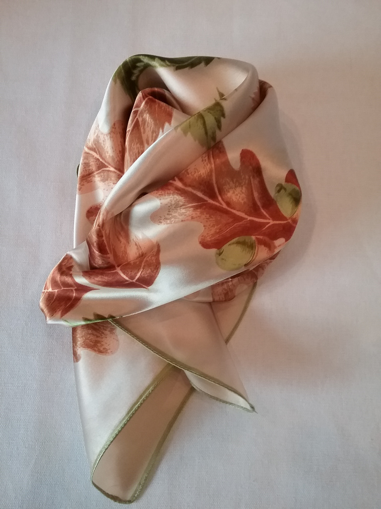 Retro vintage scarf scarves sjal grön och brun-mönstrad eklöv och ekblad