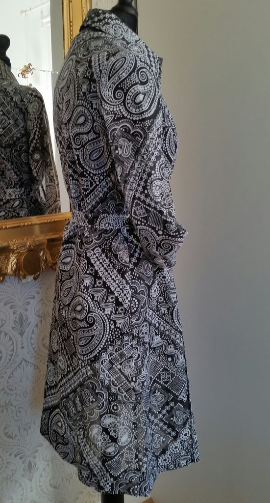 Retro skjortblus-klänning svart-vit Riitta 70-tal