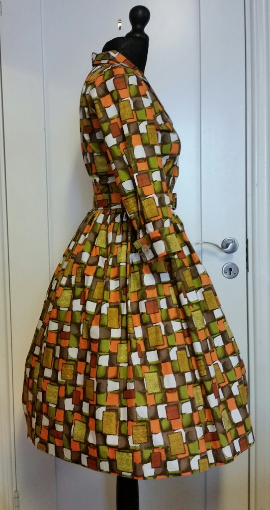 Retro vintage klänning 50-tal mönstrad