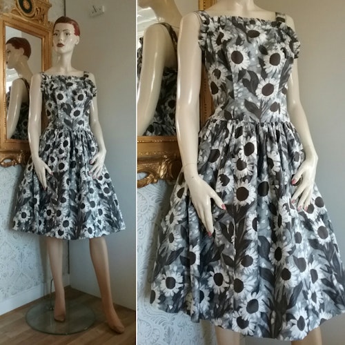 Vintage brun-grå blommig klänning vid kjol Rockabilly 50-tal 60-tal