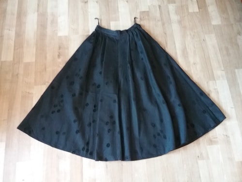 Vintage retro svart spetskjol med sammetsprickar 50-tal 60-tal