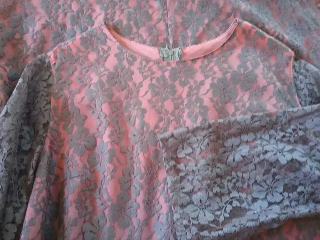 Vintage retro brun fodrad spetsklänning rund hals blixtlås bak 60-tal