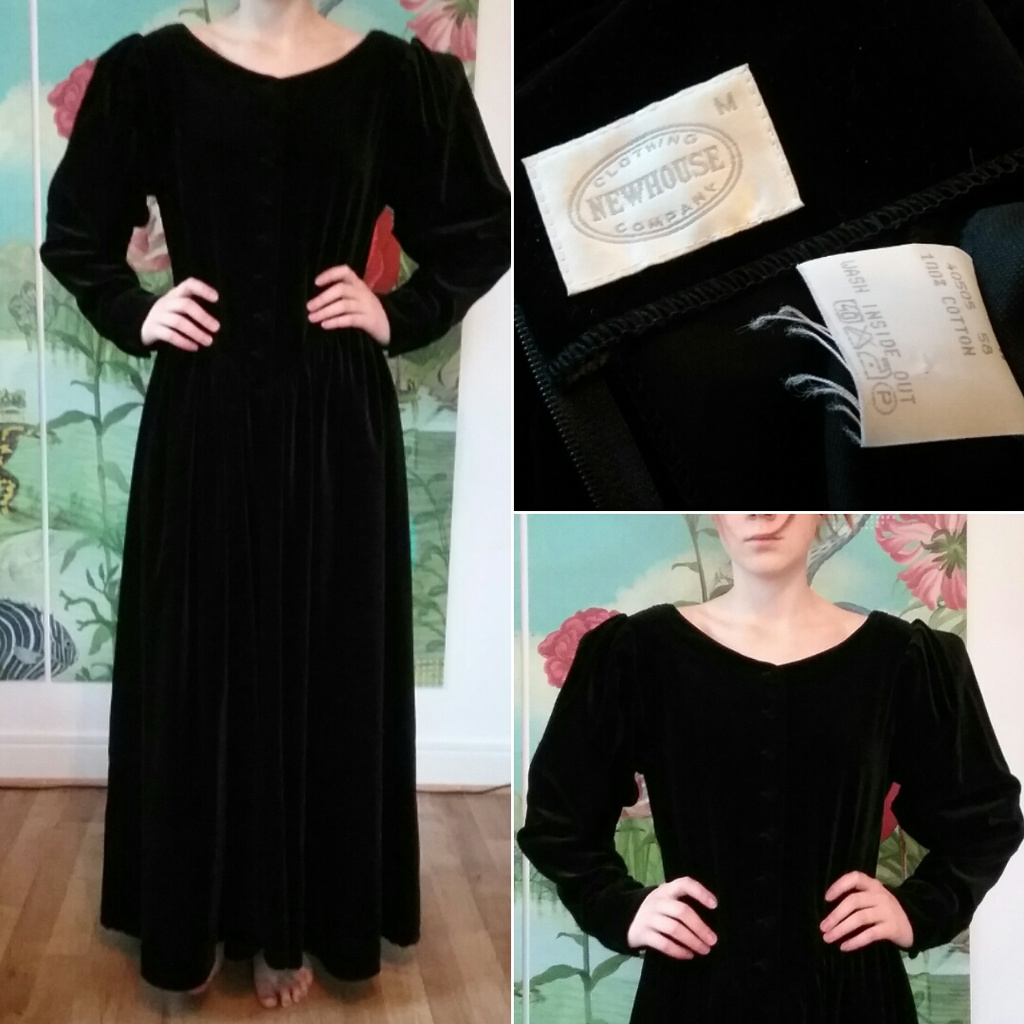 svart sammetsklänning breda axlar knappar fram vid kjol Newhouse 80-tal