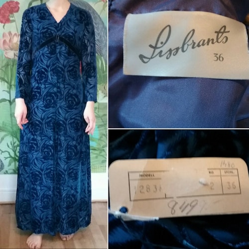 Vintage retro blå långklänning rosenmönster sammet oanvänd Lissbrandts 70-tal