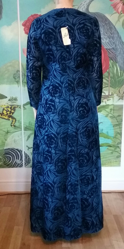 Vintage retro blå långklänning rosenmönster sammet oanvänd Lissbrandts 70-tal