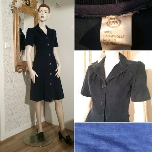 Vintage retro manchesterklänning marinblå kort arm knappar framtill C&A 70-tal