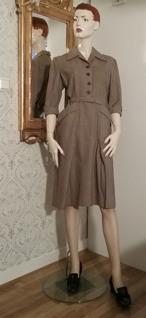 Vintage klänning i ull pepitarutig i brunt och beige 50-tal - Vintage  Corner Österlen