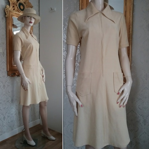 Retro vanilj-gul frotté/plysch-klänning sommarklänning 60-tal 70-tal