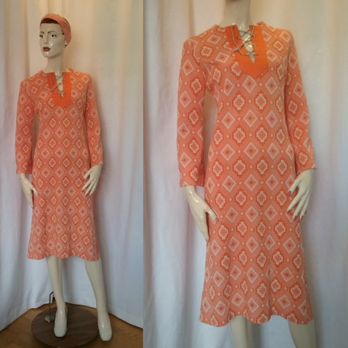 Vintage retro orange hippie-klänning kaftan silverband snörning slits 70-tal