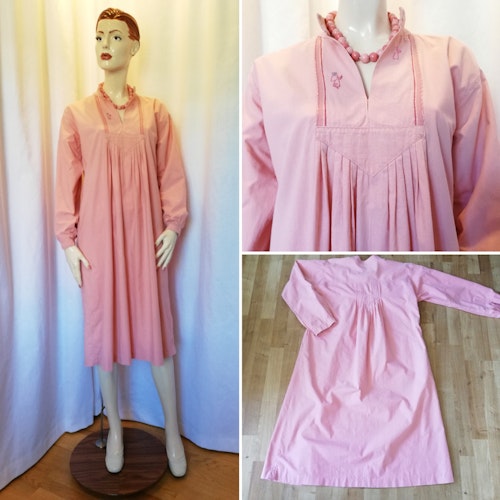 Vintage retro rosa längre klänning i bomull fina veck vida armar broderier 70tal