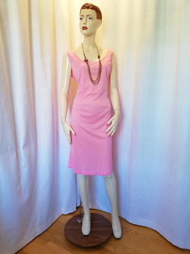 Vintage retro fodralklänning rosa polyester ärmlös figursydd 60-tal