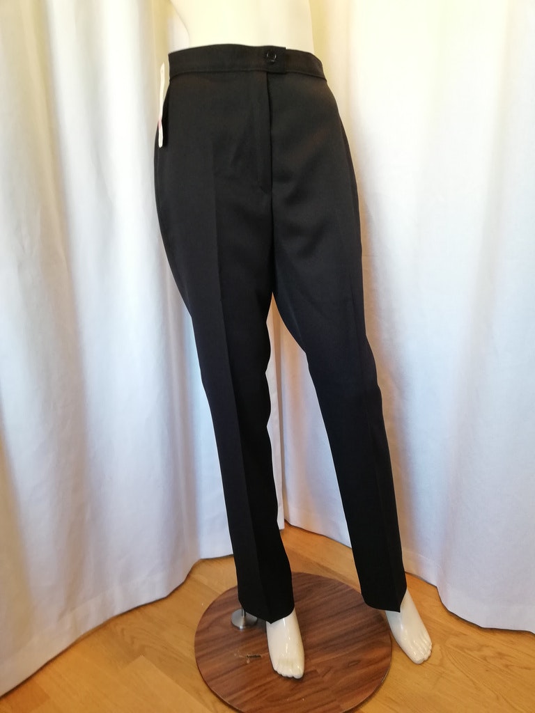 Retro svarta byxor med pressveck polyester West Best rak modell 7080-tal -  Vintage Corner Österlen