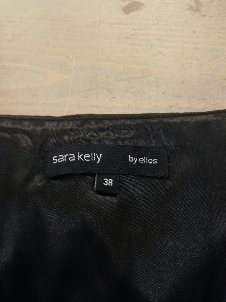 Festklänning Sara Kelly by Ellos vid kjol svart och brun mönstrad - Vintage  Corner Österlen