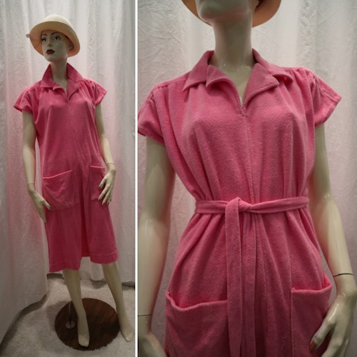 Vintage retro rosa plysch-frotté-klänning hemmaklänning sommarklänning fickor