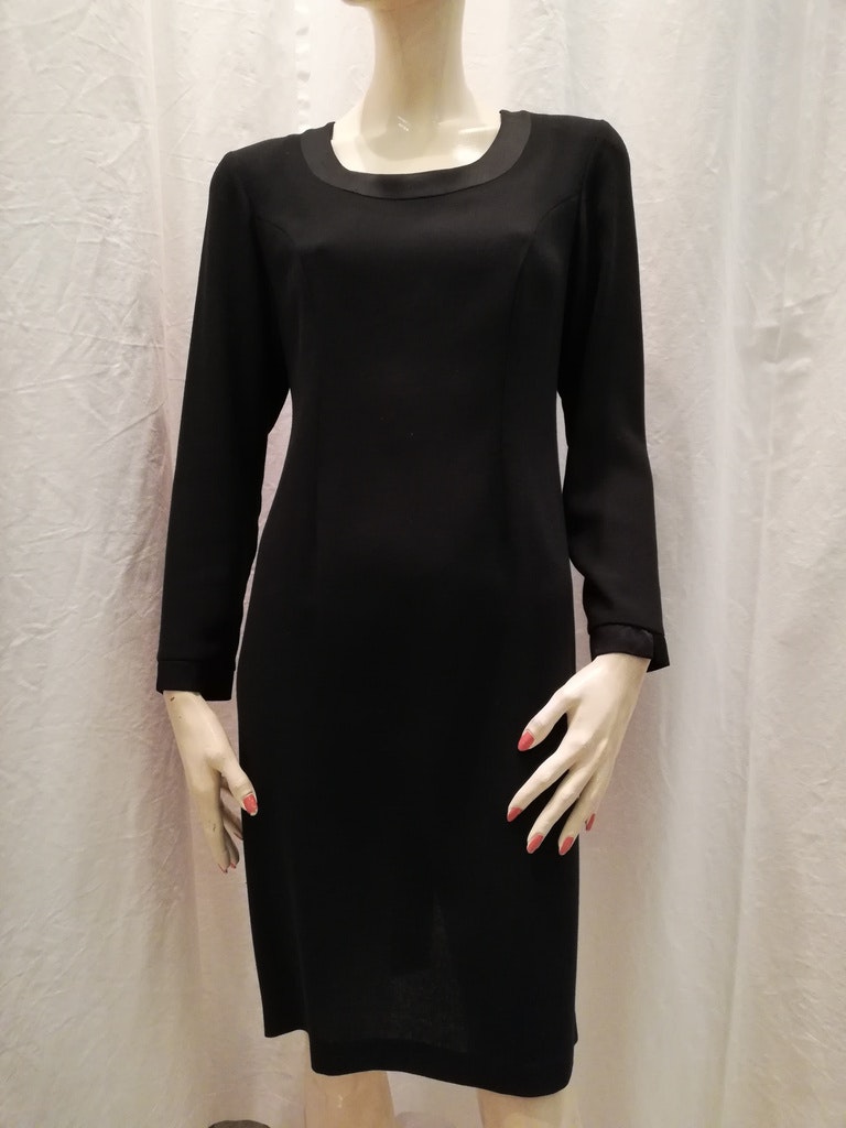Retro svart klänning rak modell lång arm inkl väska 80-tal - Vintage Corner  Österlen