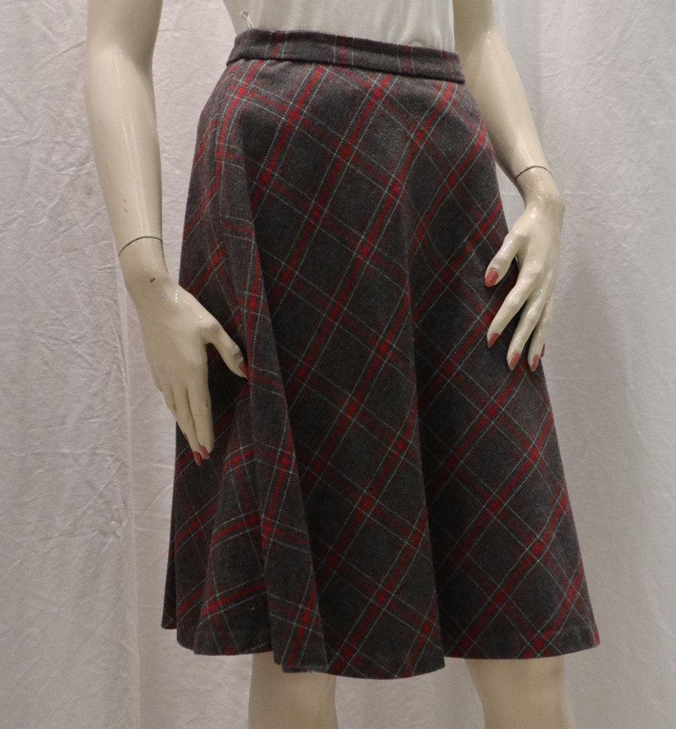 Vintage retro klockad kort ylle-kjol rutig i grått och rött 60-tal -  Vintage Corner Österlen