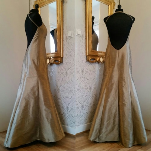 Retro vintage guldskimrande långklänning balklänning halterneck bar rygg