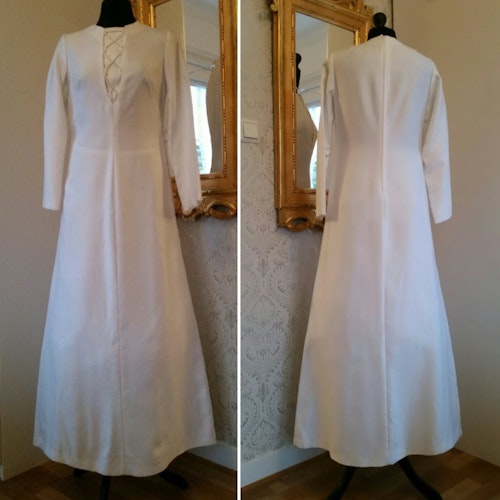 Retro vintage lång brudklänning med snörning av pärlband 70-tal
