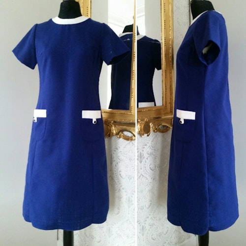Retro vintage marinblå klänning med vita detaljer, 6070-tal
