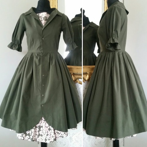 Vintage grön klänning med rosablommiga detaljer Martinette 60-tal