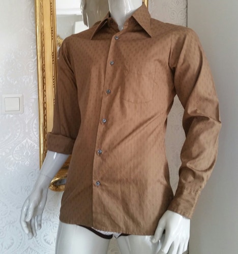 Retro brun skjorta i brodyr-tyg strukturerat Angli, 70-tal
