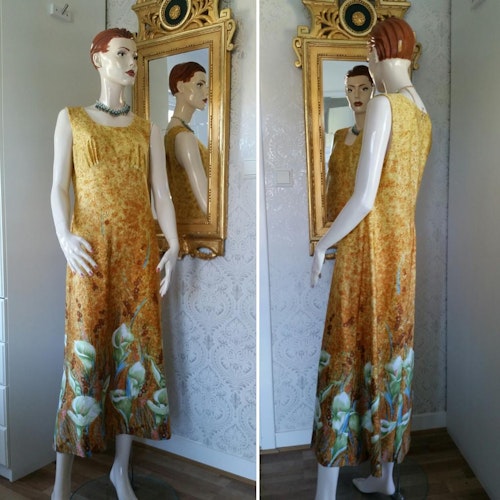 Retro gul lång syntetklänning med liljor nertill utan arm, sommarklänning 70-tal