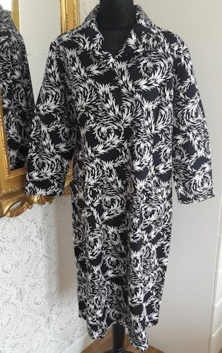 Retro städrock klänning bomull svart med vitt mönster oanvänd 70-tal