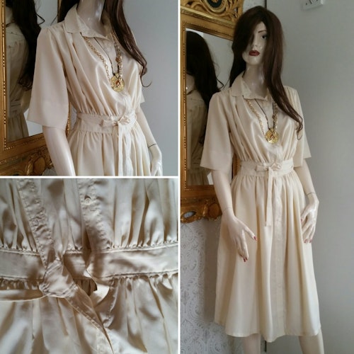 Retro beige omlottklänning med vidd sommarklänning, 80-tal