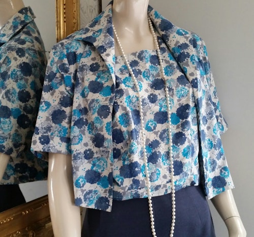 Vintage linne och bolero vit med blått blommönster Asps Konfektion 60-tal