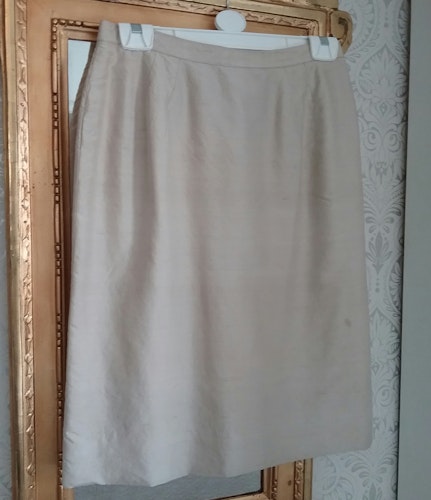 Vintage retrokjol beige råsiden fodrad snäv kjol dragkedja baktill 60-tal