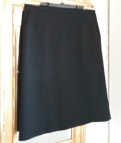Vintage retro kjol rak svart crimplene fodrad blixtlås i sidan 70-tal 60-tal