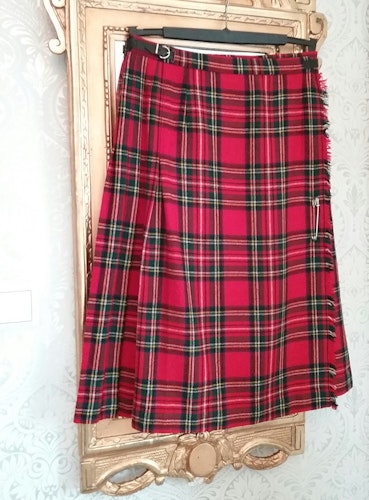 Retro kilt kjol skotskrutig klanrutig ull omlottskuren röd
