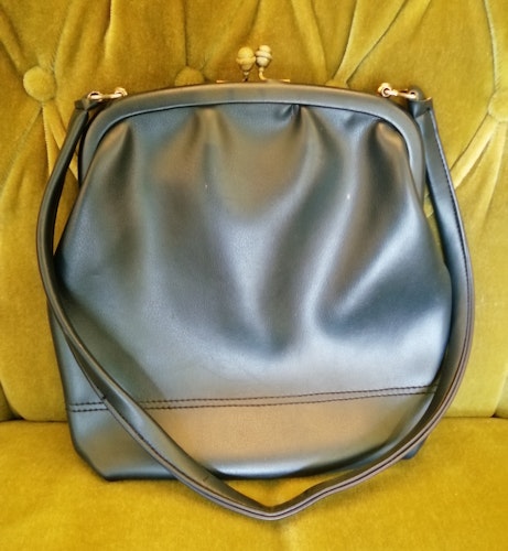 Vintage mörkt blå handväska med kortare handtag