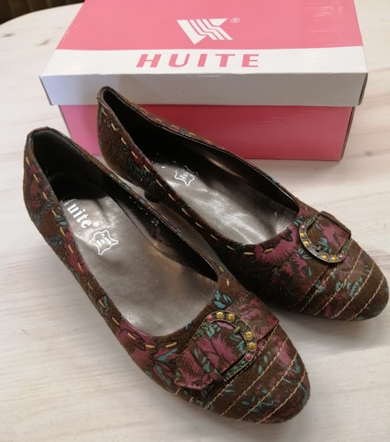 Vintage färgglada skor bruna med rosa turkos Huite stl 38 lägre tax-klack