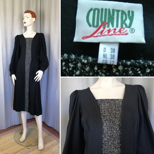 Vintage svart klänning 80-tal infällt parti fram veckad längre kjol