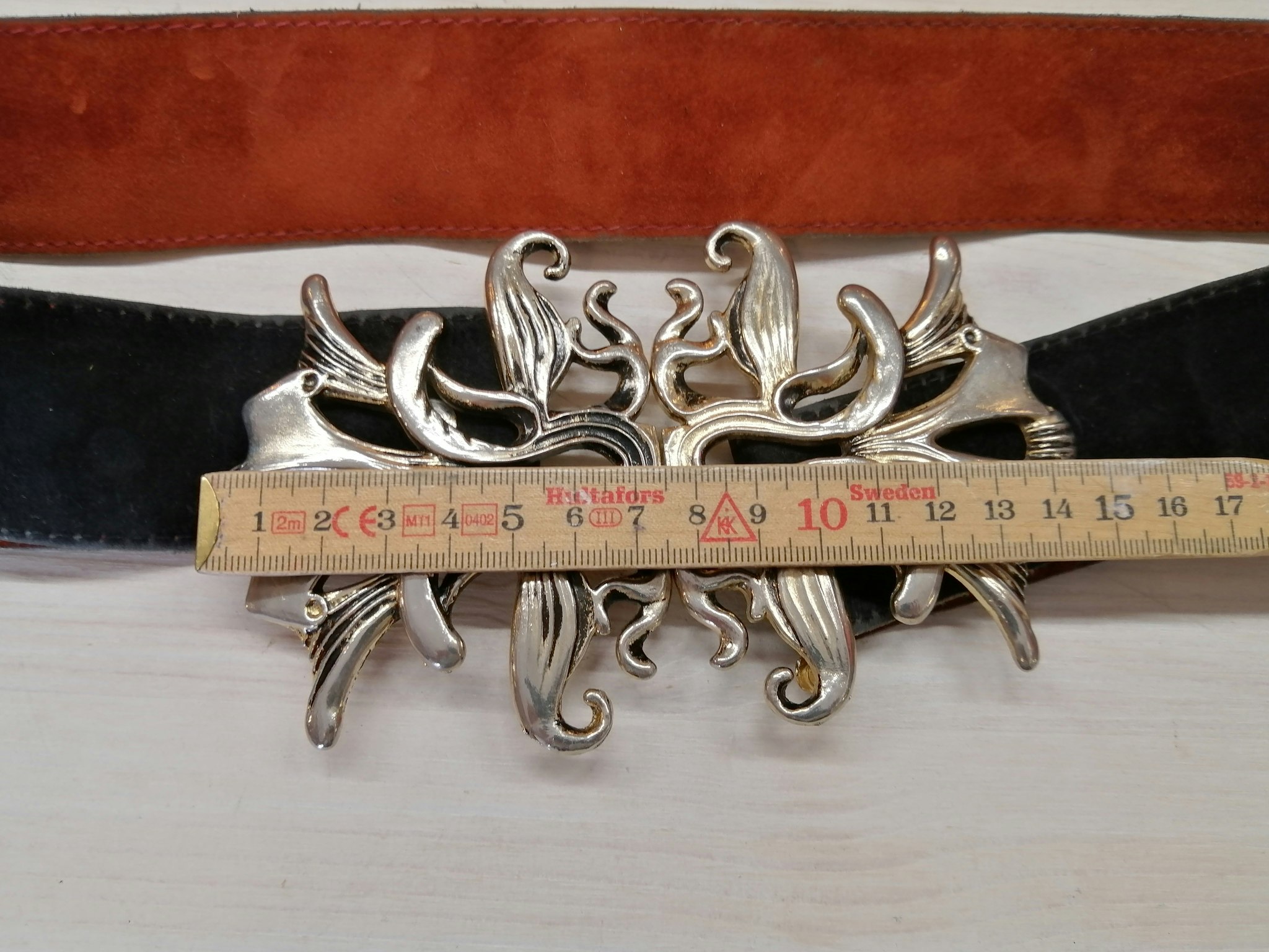 Vintage Skärp bälte svart mocka med stort ornamenterat silverf spänne -  Vintage Corner Österlen