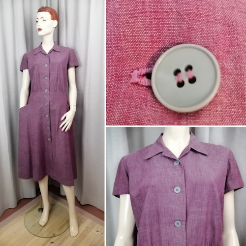 Vintage bomullsklänning röd-lila-rosa knappar fram 50-tal fickor