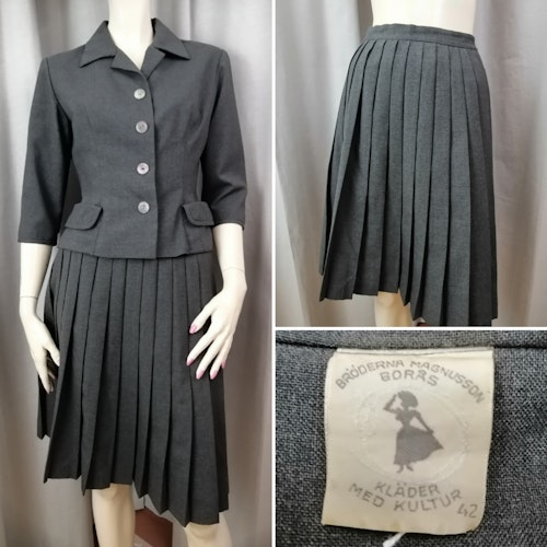 Vintage elegant dräkt figursydd jacka kortare plisserad kjol trol. 40-tal