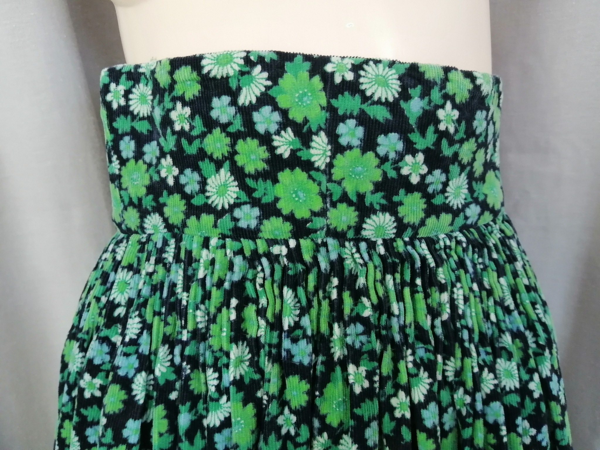 Vintage kort kjol med jacka manchester småblommig grön hög midja