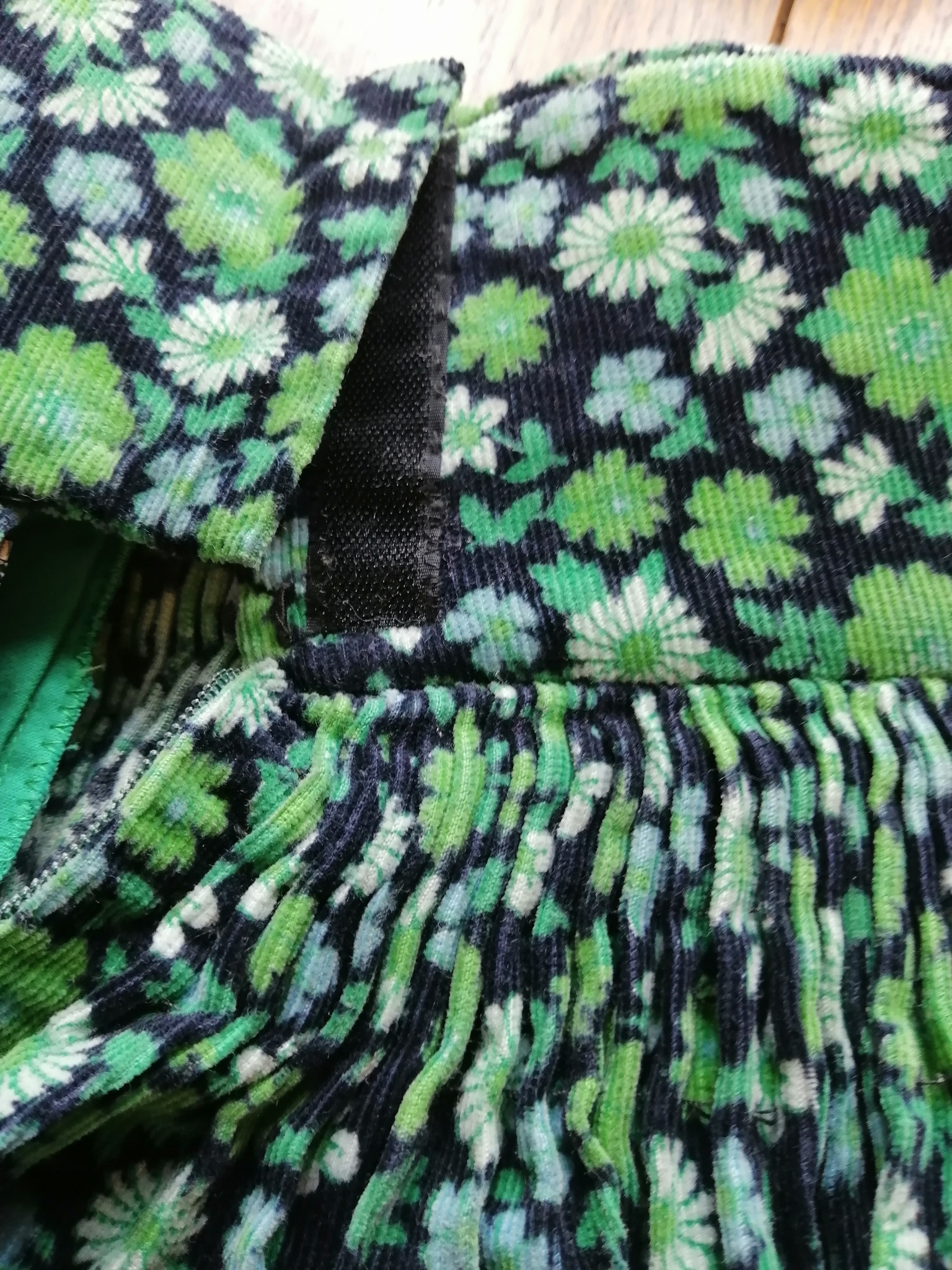 Vintage kort kjol med jacka manchester småblommig grön hög midja