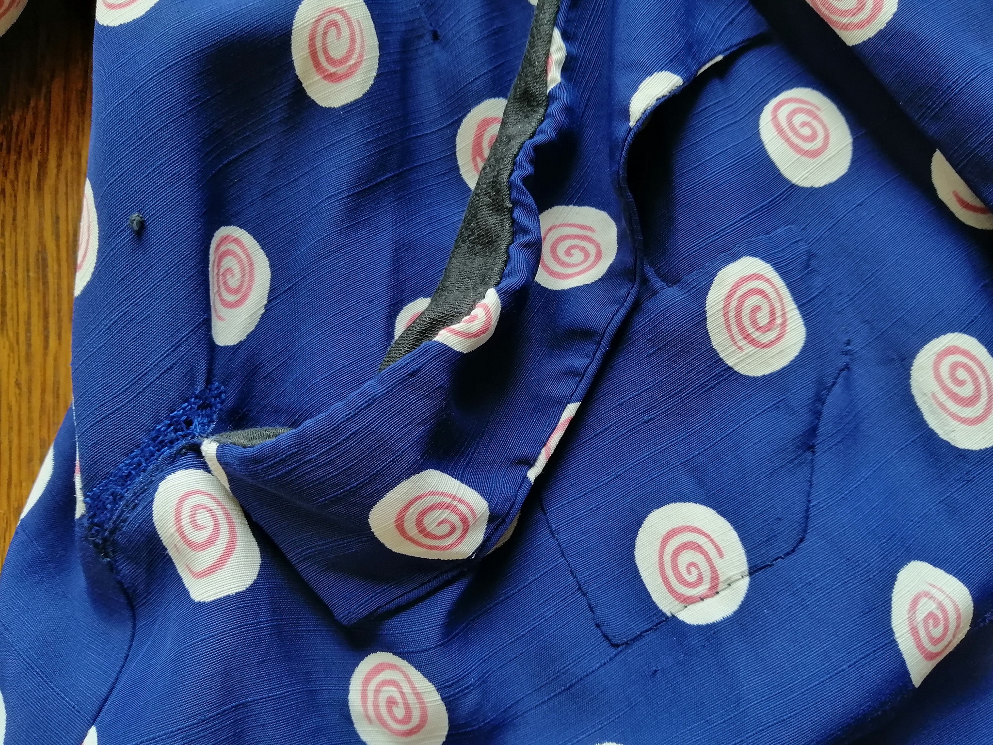 Vintage underbar klänning blå med cirklar vid krage stora fickor vid kjol 4050-tal