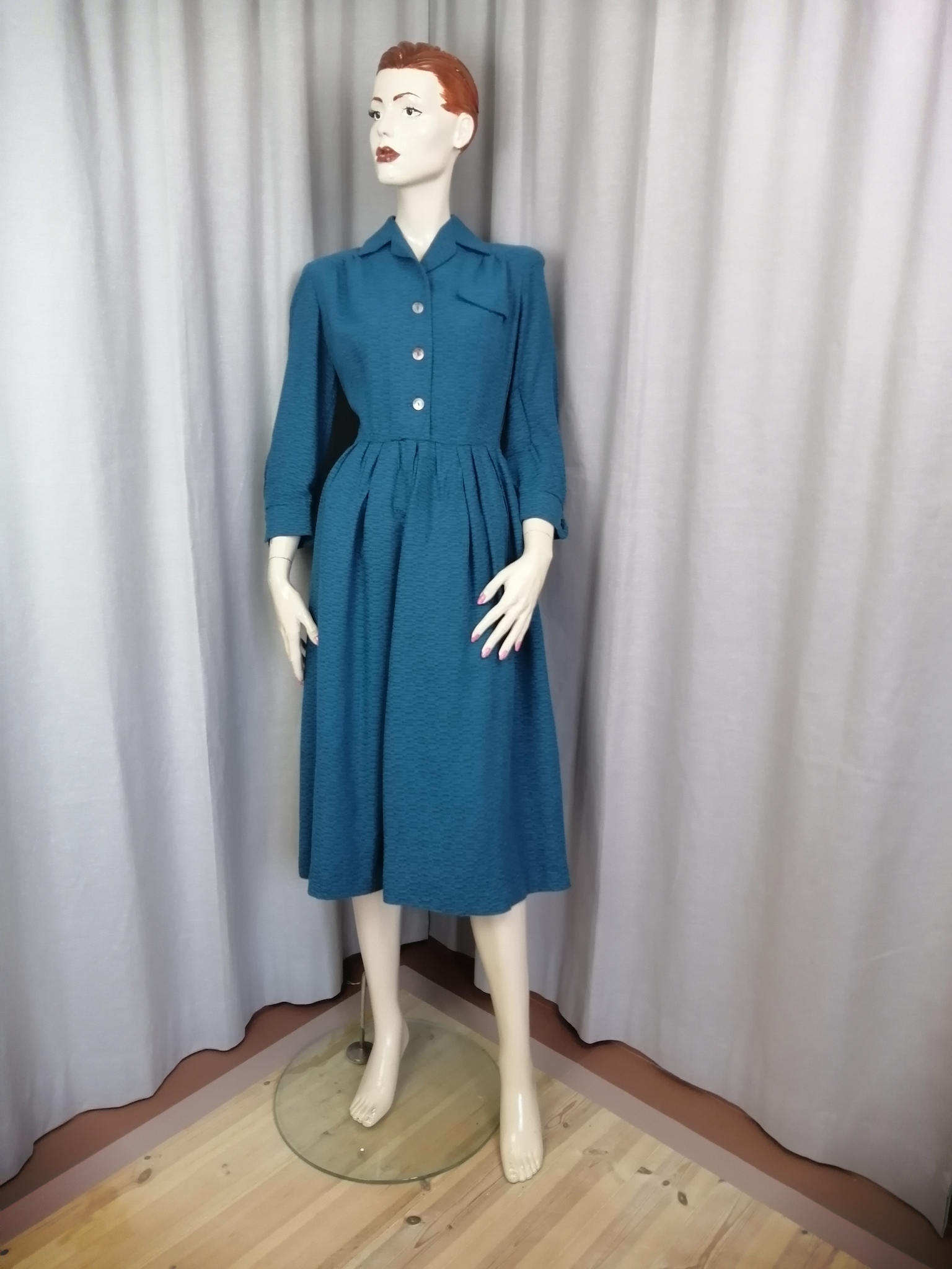 Vintage vacker klänning jadegrön-blå melerad vid fodrad kjol 4050-tal