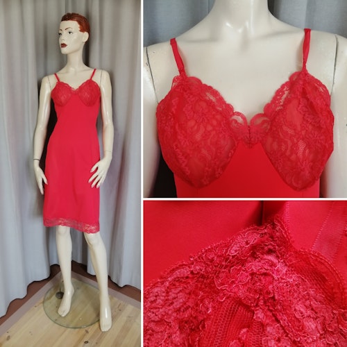 Vintage 60-tal Grace underklänning röd nylon spets bysten och nertill slits