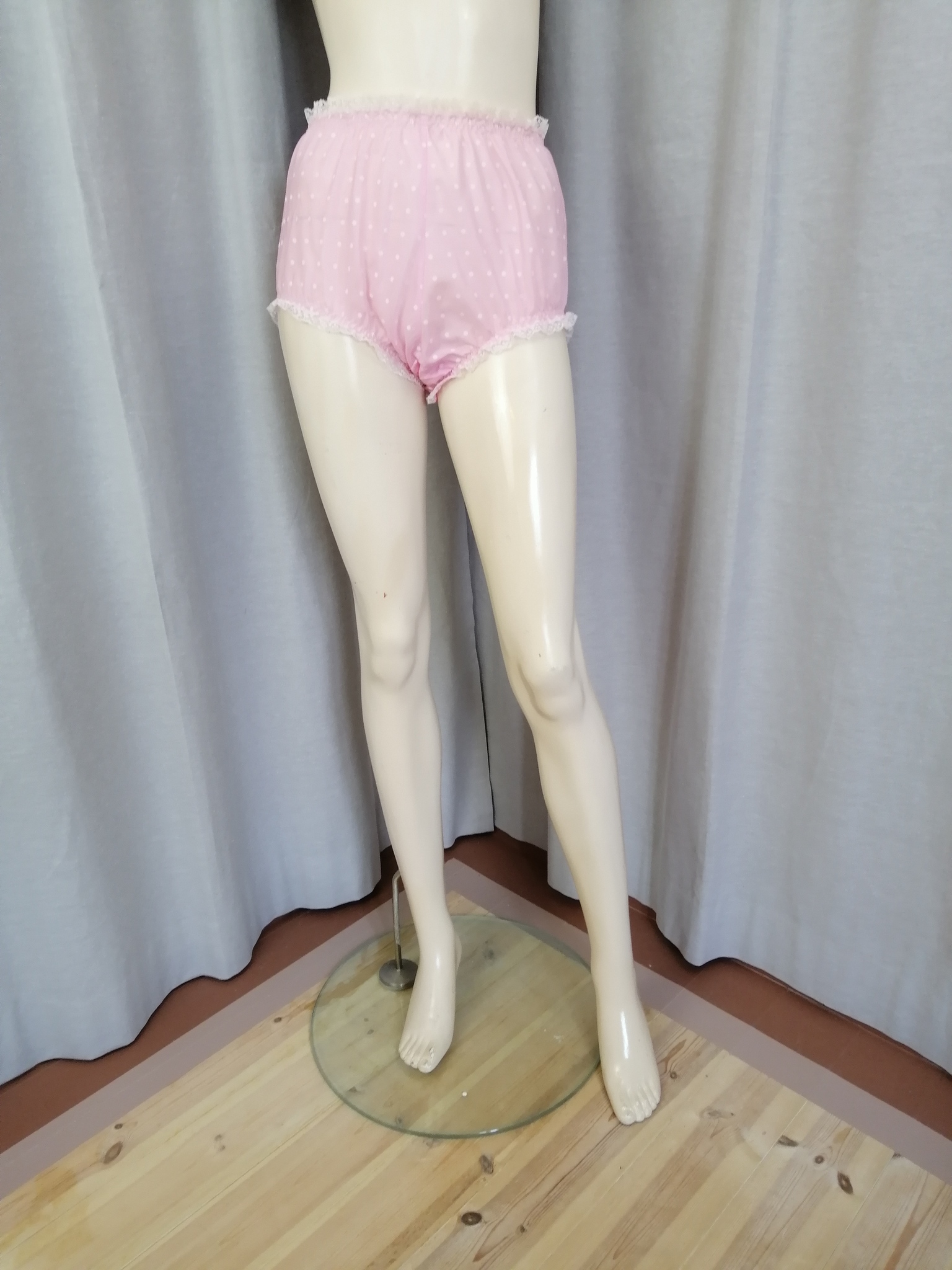 Vintage 60-tal Grace hög nylontrosa Baby Doll rosa vita prickar spets