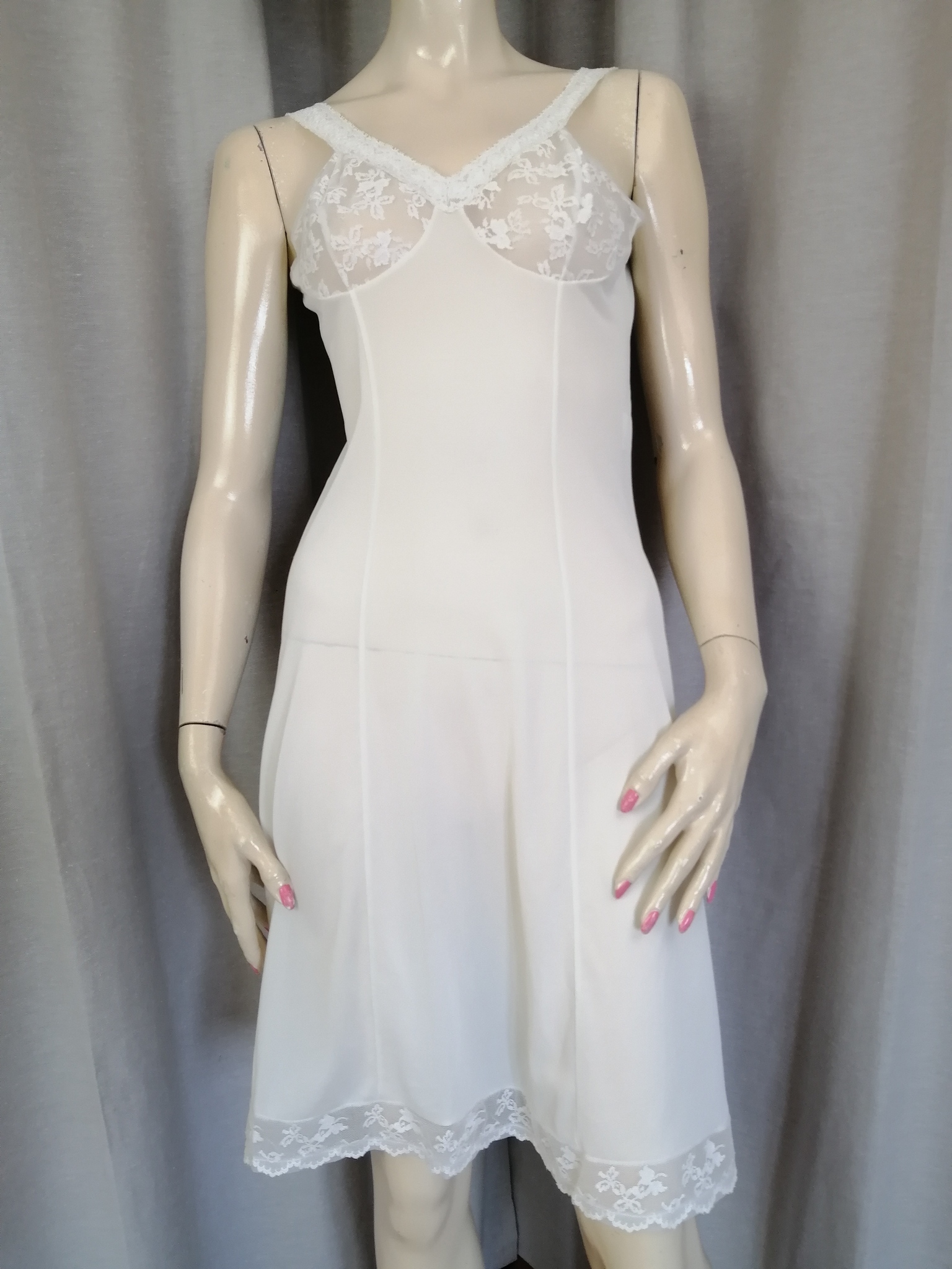 Vintage 60-tal Grace underklänning vit nylon spetsblommor bysten