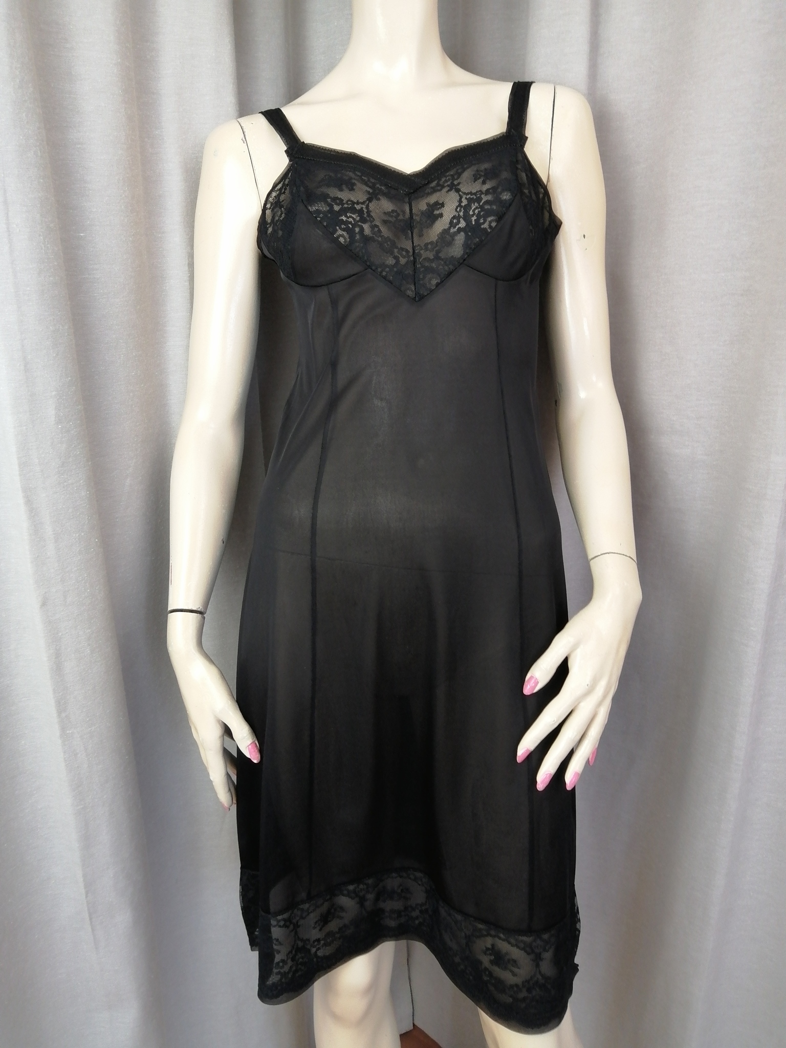 Vintage 60-tal Grace underklänning svart spets över bysten, axelband, nertill