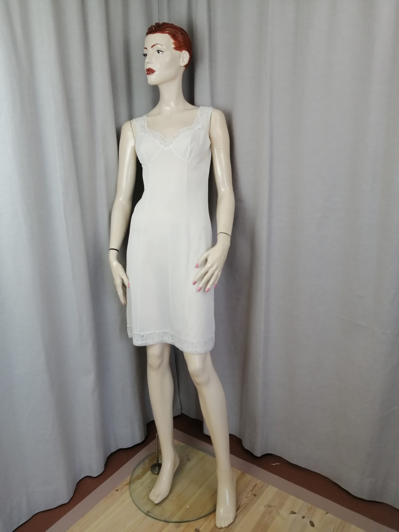 Vintage 60-tal Grace underklänning gul-vit spetsdekor upptill och på breda axelband