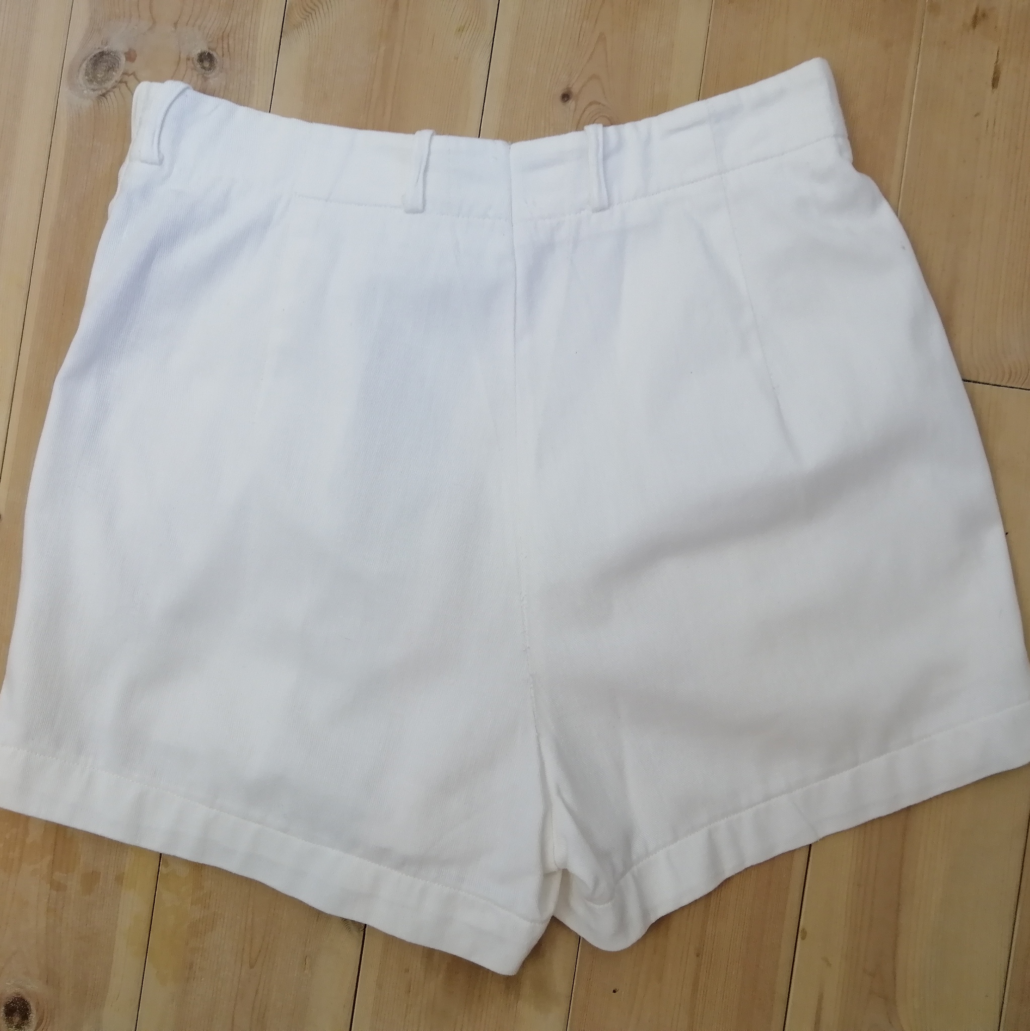 Vintage vita shorts bomull gubbveck sidknäppning sidfickor 4050-tal