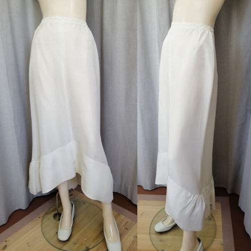 Vintage lång underkjol till brudklänning eller balklänning vit med volanger nertill